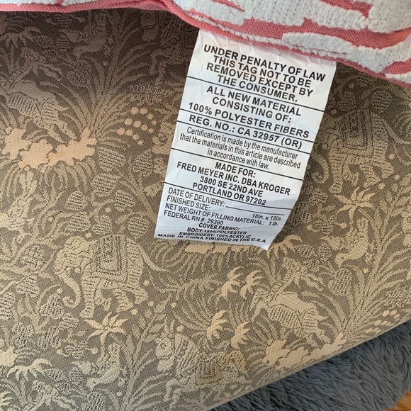 Pink pillow - Picture 3 of 4